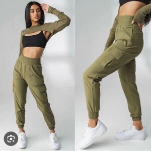 Balance Athletica Olive Women's Olive Cargo Joggers NWT!!